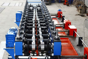 Máquina Formadora de Rolos de Leito para  Cabo