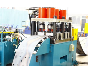Máquina perfiladeira com trilhos de protecção de  2 e 3 ondas